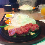 焼肉・ｽﾃｰｷ みーとがぁでん - 