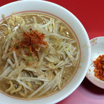 千里眼 - ラーメン麺半分ヤサイとアブラちょっとのニンニク カラアゲ別皿で 730円