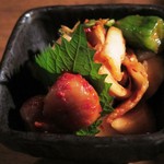 炭火焼肉 たけのうち - キムチ盛り合わせ