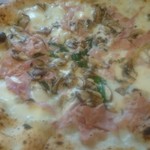 ラ ピッツァ ナポレターナ レガロ - ビアンカ（トマトソースなし）マルカントニオ1,300円