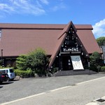 とんかつ壱番屋 - 合掌造りの大屋根が目印