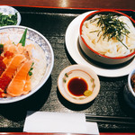 珈健堂茶店 - 日替ランチ（あぶりサーモンといくら丼&ミニざるうどん）1000円