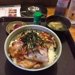 Horumon Yaki Takenoko - 豚バラ丼.  550