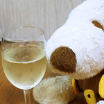 匠和 - 途中で、白ワインも注文～！！ラグジュアリーでエグゼクティブなボキ・・・
      こちらのお店、メニューがとても多くて、他にも食べてみたいものがいろいろあったけどお腹がいっぱいになり、今日はこれでごちそうさま～