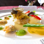 函館から直送の魚と蝦夷あわびの蒸し焼き