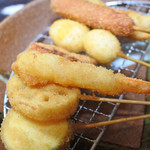 匠和 - 串カツは揚げ立てであつあつだよ～
      衣がさくっと揚がっていて、美味しい～
      それぞれの素材のお味がよく分かります。
      