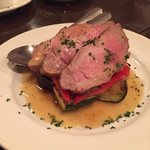 Le Bol - メインディッシュの豚の塊肉を分厚くカットしたロースト