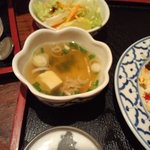 バンタイ - ランチのスープとサラダ