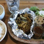 カフェプラスケーキ ククー - 枝豆・セロリ・アサリのクリームスープ付き