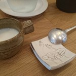 イマソラ珈琲 - ミルクとスプーンの器もかわいいです♥️