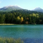 Onsen Koubou Akan - 雌阿寒岳と阿寒富士。うっすら白く。