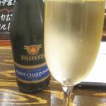 トラットリア ダ コヴィーノ - フィリペッティ・ピノ・シャルドネ　グラス　￥700