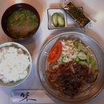 カフェ＆バー 琥珀 - 焼肉定食（950円）