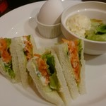 Kafete Rasu Torikororu - モーニングのサンドイッチです