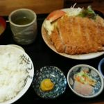 とんかつ定食（上）2270円