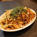 金龍特製豚カルビ焼うどん（並）