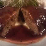 津久志亭 - ハンバーグ切ってみました