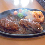 にぐるまやダイニング - 荷車屋特選ハンバーグ９３０円+セット６３０円