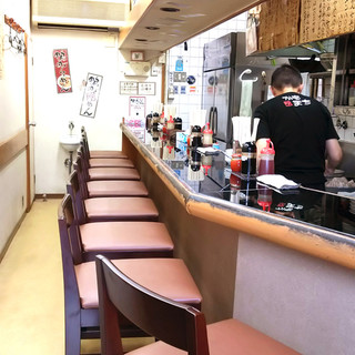 座面が広めの椅子