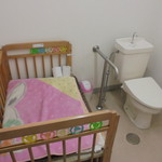 ヤオヨシ - 赤ちゃんにやさしいトイレ