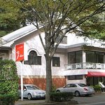 Aoyama - 護国神社の北側です