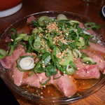 オカヤ食堂 - 生レバです。絶妙の味付けでレバーのクセをなくしています。