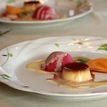 Petit Chambre - AB共通・デザート “手作りプリン、苺とフランボワーズのソルベ、柿・キウイ”