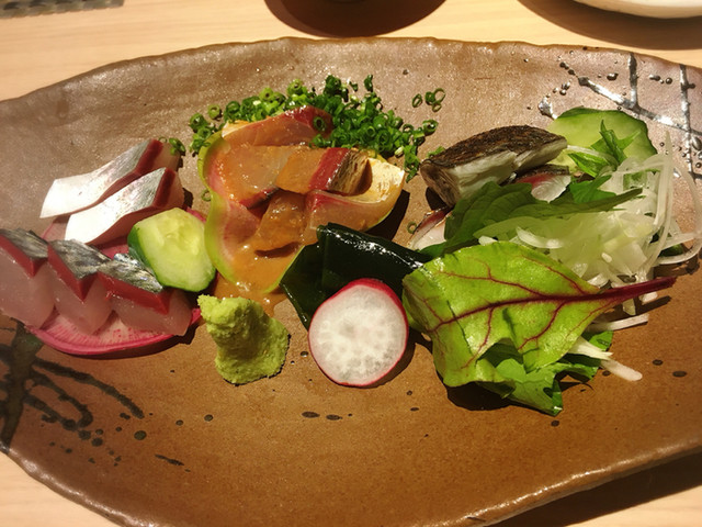 お料理の盛り付けのセンスがいいカジュアルな居酒屋さん By Ugmio さば屋 輪 旧店名 小鍋ダイニング 輪 天神南 もつ鍋 食べログ
