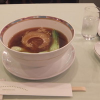 後楽園飯店 - フカヒレの姿煮汁そば