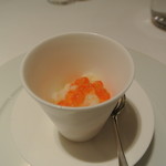 リストランテ カノフィーロ - カリフラワーのムース　イクラとコリアンダー