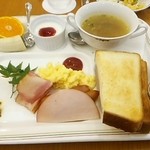 JRホテル クレメント宇和島 - 洋食の朝食1080円