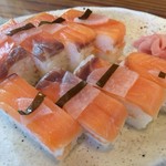 栃生梅竹 - サーモン押し寿司