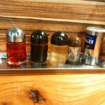 翔鶴 - 【2016.10.9(日)】カウンター席にある調味料