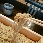 蕎麦や・徳田 - 十割蕎麦にもかかわらず、すばらしい硬さ具合