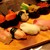 ひょうたん - 料理写真:海鮮握り寿司［上］＋サーモンといくら軍艦２貫（左上）