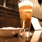 Guara mansion bar ＆ art gallery - ビールとナッツ