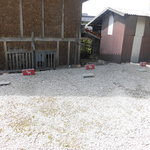 まぶや - ちょっと離れた駐車場の奥のエリア