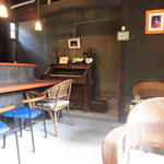 まぶや - カフェ店内