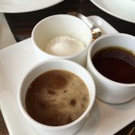 Four Seasons Hotel Hong Kong  - 蜂蜜とメープルシロップとホイップクリーム