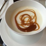 Four Seasons Hotel Hong Kong  - オーガニックヨーグルトに蜂蜜