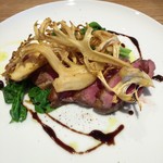 スガハラ - 青森県産鴨のローストと山形県産舞茸のフリット（アップ）