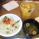 サラダ、味噌汁、オレンジジュース(2016.10.09)