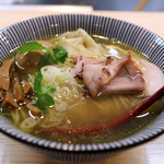自家製麺 くろ松 - 特級中華そば（白醤油）
