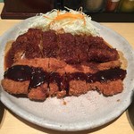 名古屋名物 みそかつ 矢場とん - わらじとんかつ定食（味噌ダレ&ソース）
            ¥1600（税抜き）