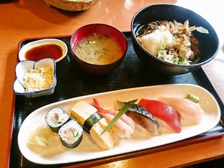 Mokumokutei - 寿司セット