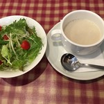 京町洋風食堂 テロン - サラダとスープ（この日はきのこスープ）