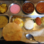 南インド家庭料理 カルナータカー - この時のライタはピンク色っ！