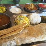 南インド家庭料理 カルナータカー - パパドが細長かった時も♪