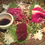 馬刺し盛り合わせ