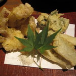 たべごと屋 ござる - 天然山女魚ときのこ、梅干しの天ぷら：2010年11月